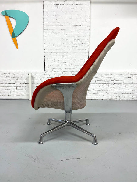 Sw1 Swivel Lounge Chair by Coalesse